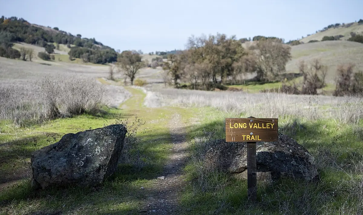 Oak dotted grassland foothills at Cronan Ranch in El Dorado County